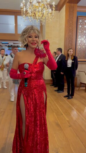 Brilliant Dadaşova Instagram - Yeni ilimiz mübarəəəəəəəək 😊🥰🥰. @shahdag.resort.  makeup @elnurhasanov_  Saç @hagina_salon  Söz :Musiqi Brilliant Dadaşova😄🥰🥰Sizi maçelədim
