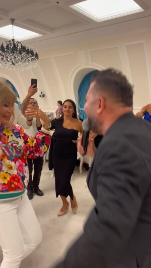 Brilliant Dadaşova Instagram - Əziz Dostlarım narahat olmağa ehtiyac yox- Əslində ad günüm belə keçdi. Yeriniz məlum🥰😊🥰 @muradarif