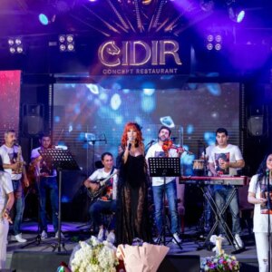 Brilliant Dadaşova Instagram - Tək bir həqiqət var, Musiqi ! Qalanı keçicidir 💎