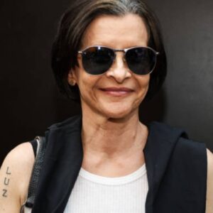 Bruna Lombardi Instagram - O lançamento de Filmes Proibidos em São Paulo foi um dia muito especial e hoje ganhou destaque na coluna de Mônica Bergamo, da Folha de S.Paulo, que está nas bancas! 

@monica_bergamo
Fotos Zanone Fraissat/Folhapress 

#FilmesProibidos #lançamento