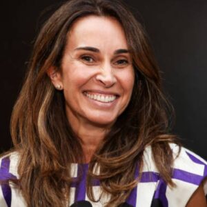 Bruna Lombardi Instagram - O lançamento de Filmes Proibidos em São Paulo foi um dia muito especial e hoje ganhou destaque na coluna de Mônica Bergamo, da Folha de S.Paulo, que está nas bancas! 

@monica_bergamo
Fotos Zanone Fraissat/Folhapress 

#FilmesProibidos #lançamento