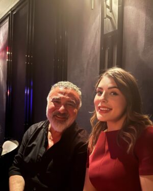 Buse Sinem İren Instagram - Her şeye rağmen, elimizden geldiğince, hayatı güzelleştirmeye devam ♥️