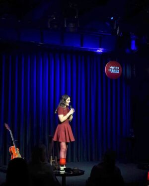 Buse Sinem İren Instagram - Her şeye rağmen, elimizden geldiğince, hayatı güzelleştirmeye devam ♥️