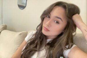 Caitlin Halderman Instagram - i think i need to bring my photobooth era back