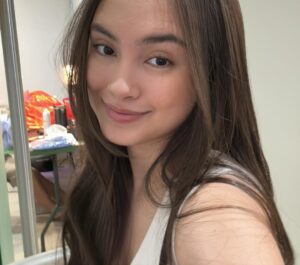 Caitlin Halderman Instagram - compilation of selfies i sent to the family group chat