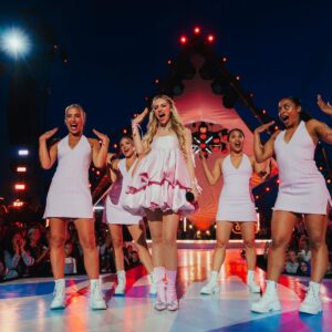 Camille Dhont Instagram - 😱🥹🪩🎬🎶 >>> mijn zomer in emoji’s