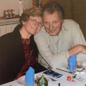 Camille Dhont Instagram - Afgelopen nacht heb ik afscheid moeten nemen van mijn lieve opa Pierre. Ik had zo graag nog eens naast je gezongen terwijl je piano speelde. Dankjewel liefste opa om al die jaren mijn grootste fan te zijn. Geef oma een dikke knuffel van ons allemaal en in onze harten nemen we nooit afscheid. Ik hou van jou lieve opa.💫