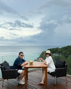 Carina Lau Instagram - Relax🏝️