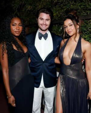 Carlacia Grant Instagram - We love a family reunion

📸:
@emmaeliza
@mattwinklemeyer
@gettyentertainment
@vanityfair
#VFOscars