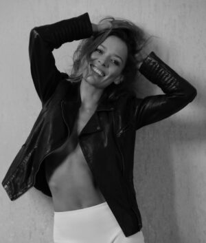 Carolina Acevedo Instagram - Como dijo Pablo Neruda… “Hay un cierto placer en la locura, que solo el loco conoce” 😋😜