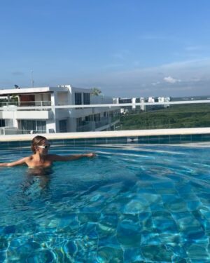 Carolina Acevedo Instagram - Cuando voy a Cartagena siempre me quedo en @stayq_colombia tienen apartamentos de todos los tamaños para que ustedes escojan! Si quieren viajar en mayo les van a dar un 15% de descuento si dicen que vieron este post! Ahí les dejo la inquietud! Abrazo y feliz fin de semana! 🪸🌅🐡