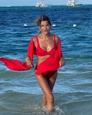 Carolina Arregui Instagram - Últimos días de verano… vamos con todo!!!❤️✨