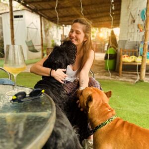 Carolina Cano Instagram - Enlistado 2025 

1. Amores perros 
2. Grabar con mi moder es paja
3. Sabrá alguien que no soy yo el por qué de esta foto
4. Con ella todo♥️
5. Si yo fuese un gato……😏
6. Sisoy
7. Ah pues, lo que me hicieron ahí en mi cara 
8. Ay! ese día de tragedia que se volvió hermoso
9. La persianay la luz del sol.
10. De esos abrazos que tu quieres más.