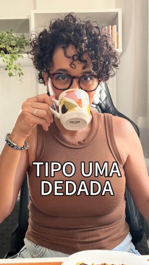 Carolina Loback Instagram - Bom dia! “Ah, mas já existe a ultrassonografia mamária…”. Não substitui. 

#café