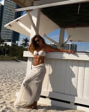 Carolina de Moras Instagram - Cerrando el verano … ⭐️☀️🕶️