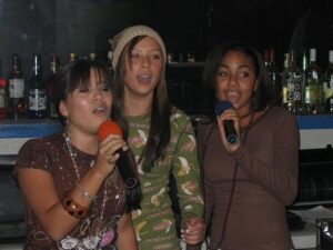 Chelsea Tavares Instagram - early 2000s loading… 😂😂😂😂😂 
lil teen hollywood . I’m crying 
PART 1 #2000sera