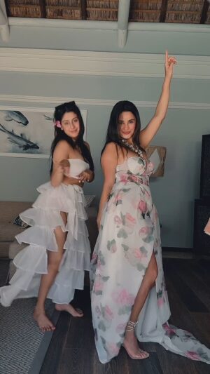 Chetna Pande Instagram - Pookie dance 💃 

#travel #friendshipgoals #girlpower #cute