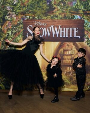 Coco Rocha Instagram - Took the littlest two to the #SnowWhite New York movie premier and bumped into the real-life princess herself @rachelzegler! ✨🍎 🏰 @ileyconran and @iverconran loved it, sadly big sister @ioniconran couldn’t come because she was rehearsing for her first theater production, but we are all super proud of her! 👑