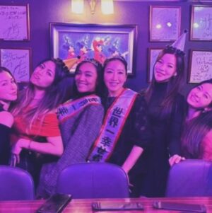 Crystal Kay Instagram - Thankyou post #39 #さんきゅう

先月でしたが、たくさんのお祝い&メッセージをサンキュー３９😘何もプランしてなかったけどこんなに祝ってもらえて、幸せ者です😆感謝の年、サンキュー精神でハッピーとありがとうを声や音楽でみんなに届けて行きたいと思います✨

Late post but BIGGEST THANKYOU TO YOU ALL for all the bday love ❤️ feeling very lucky and special on my last year in my 20s....😂😂