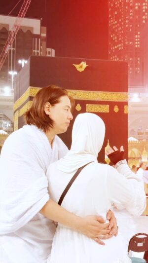 Cut Meyriska Instagram - Maafkan Kami Ya Allah
Masih banyak kekurangan kami
Terima kasih Engkau sudah mengizinkan kami datang menumpahkan semua kerinduan kami kepadaMu
Menyaksikan kesejukan dan keindahan akan kebesaranMu.
Hanya Engkau ya Allah, yang mengetahui setiap apa yang tersembunyi di balik hati ini
Yang tak mampu tertuang dengan sebatas kata ❤️

Ya’Allah Mudahkanlah Orang2 yang ingin ke RumahMu, Untuk Beribadah dan Bercerita PadaMu 🤲🏻
Aamiin 🤲🏻❤️

@hananiagroup.id 

#masyaallahtabarakallah 
#RogerChikaJourney
#Mekkah