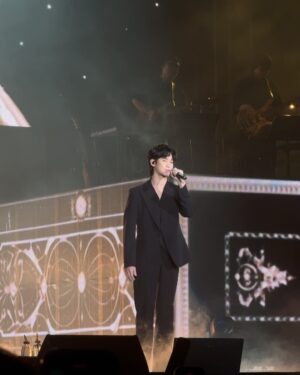 Cut Meyriska Instagram - Wahhhh Akhirnya ketemu Papi @soohyun_k216 😍💙
Super Happy bangettttt 🥰🥰🥰
Dari awal sampe Akhir terpesona lihat Papi yang jago banget Nyanyinya 😍 ngelawak jg lagi 😍
Wahhhhh hebat banget sihh, semua di borong sama @soohyun_k216 😍
Thank you jg Tacie @cherly7uno udah kasih hadiah buat Aku dan temen2 untuk nntn Papi 😍🥰
Berkah sllu Cece 🩷