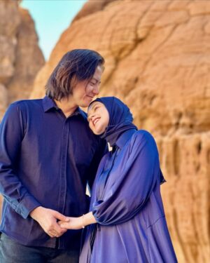 Cut Meyriska Instagram - You are enough, I don’t need anyone else.
Forever in my heart, is where you will be,
Nobody else can enter, because you have the only key.

#masyaallahtabarakallah 
#RogerChikaJourney 
#Alula