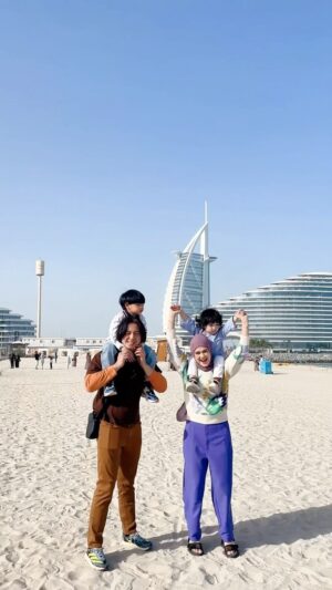 Cut Meyriska Instagram - Yuk lah,
Habibi…. I have come to Dubai. 
Now show me your true beauty, 
mesmerize me with your magic.

#masyaallahtabarakallah 
#ShaquilleKailiDanuarta
#JourellKenzieDanuarta
#RogerChikaJourney
#Dubai