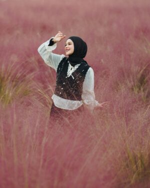 Cut Meyriska Instagram - Capturing moments, capturing memories, capturing beauty 🌷🌾

Sebentar lagi Akhir Tahun, yang mau liburan butuh Foto2 bisa langsung Hubungi @sweet.escape 
Aku kasih Promo Code nya yahh : CHEERSCHIKA 
10% off   10 extra photos for photoshoot in all destination 😍🥰

#masyaallahtabarakallah 
#seoul 
#Korea