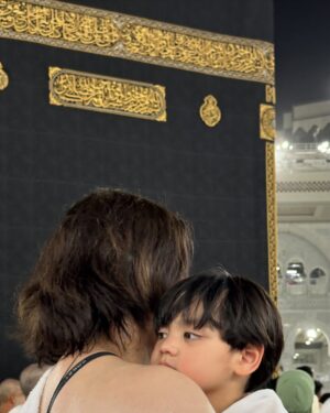 Cut Meyriska Instagram - MasyaAllah diberikan kesempatan untuk mengunjungi Rumah mu Ya’Allah 🤲🏻
Berikan lah Kami Semua Kesehatan dan Lindungi Kami Selalu Ya’Allah 🤲🏻

Semoga Semua yang Ingin Ke RumahMu dimudahkan dan dilancarkan Ya’Allah 🤲🏻
Aamiin 🤲🏻

@hananiagroup.id 

#masyaallahtabarakallah 
#Mekkah
#Umroh
#RogerChikaJourney