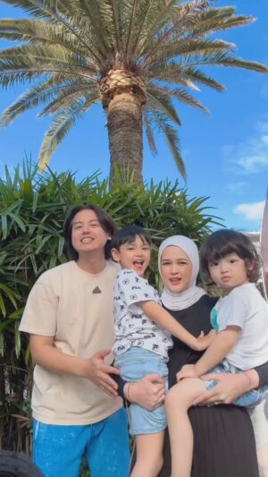Cut Meyriska Instagram - Feel so happy it makes us want to dance 🥰

#masyaallahtabarakallah 
#RogerChikaJourney