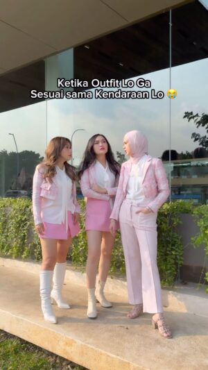 Cut Meyriska Instagram - KEK GINI GA SIH KONSEPNYA?

Kek mana sih nih Aunty2 @threeaunties567 🤔