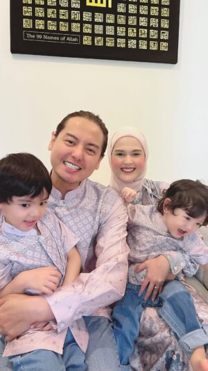 Cut Meyriska Instagram - Eid Mubarak 💙
May this Eid bring you closer to your loved ones and fill your heart with happiness and contentment 🥰

Outfit Idul Fitri : @ainayya.id 🤗

#masyaallahtabarakallah