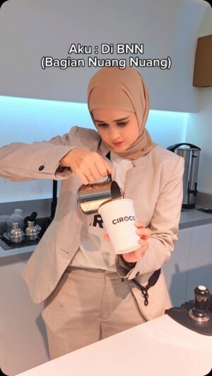 Cut Meyriska Instagram - Buat Yang Nanya Aku kerjanya sekarang dimana!

☕️ @ciroco.indonesia 

#masyaallahtabarakallah 
#Ciroco
#Coffee
#BandaAceh
#Aceh
#RogerChikaJourney