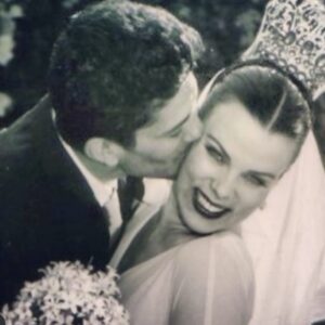 Debi Mazar Instagram - Married 23 years today!❤️
Wish we were on one of those fabulous @belmond  trains from Toscana to Paris 🚂 
But ,given the weather , happy to stay home with you & have a dish of amatriciana by the fireplace❤️ 
Love you @thetuscangun 💋