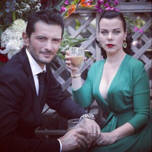Debi Mazar Instagram - Married 23 years today!❤️
Wish we were on one of those fabulous @belmond  trains from Toscana to Paris 🚂 
But ,given the weather , happy to stay home with you & have a dish of amatriciana by the fireplace❤️ 
Love you @thetuscangun 💋