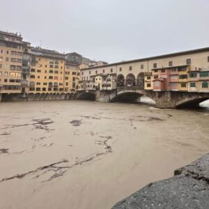 Debi Mazar Instagram - Tuscany is under RED ALERT! Major rains though Saturday. They are putting up Barriers to try to stop over flow .. 
Sesto Fiorentino is a disaster.The water under the Ponte Vecchio is rising .
Praying the rain subsides🙏🏻
#climatechange