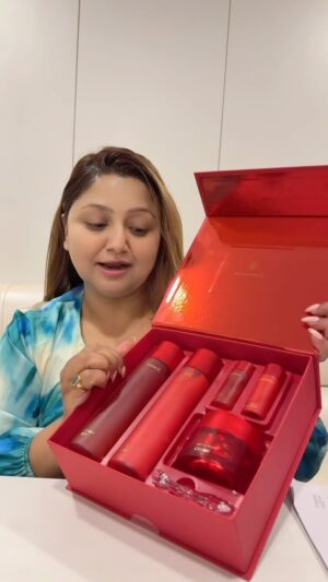 Deepa Shree Niraula Instagram - थैंक यू सो मच @cellfusionc.nepal फॉर योर अमेजिंग सर्विसेज लव यू गाइज़❤️😘😘