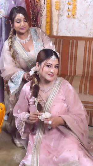 Deepa Shree Niraula Instagram - @kaira_boutique.np @makeupdurbar @alchemistunika @marutijewelsnepal @glam_house_pvt.ltd @deepashreeniraula @sanchitaluitel 🥳🫰