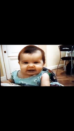 Denise Dumas Instagram - A las 22:18 del 10 de abril del 2002 nacías, Isa de mi alma. Todo se dio vuelta y mi vida cambió para siempre. Todo lo que parecía importante dejó de serlo. De golpe todo cobró sentido . Amo se tu mamá y sos todo lo que esta bien en este mundo. Gracias por cada segundo. Te deseo todo lo mejor mi amorcito… que seas siempre feliz!!!!! Te amo infinito, Isa de mi vida!!! Feliz cumple!!!!!!!!❤️❤️❤️ @isacurto_