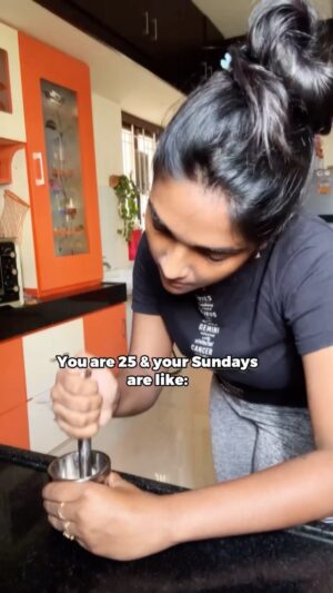 Dharshini Sambathkumar Instagram - Looking Ugly, cooking eggs, washing dishes is my favourite Sunday routine. Not so happening, but I’m soo much at peace now 🙂‍↔️📈 
.
.
#25 #peace #life #adultingishard