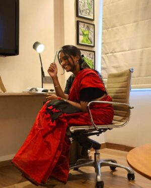 Dharshini Sambathkumar Instagram - Kalangaadha Rasathi 🥺❤️ 
Working on a new project which will create employment opportunities for many 🧿🪬