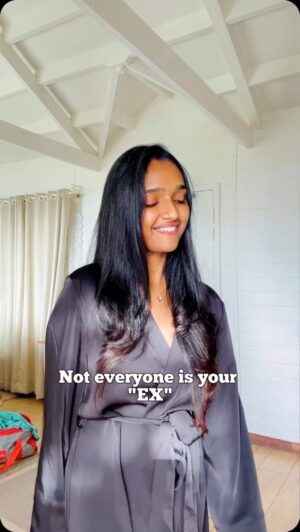 Dharshini Sambathkumar Instagram - It’s not love that you’re afraid of. It’s the fear that everyone else is just like the last person who broke you 🫂🤍 
.
.
#motivation #positivity
