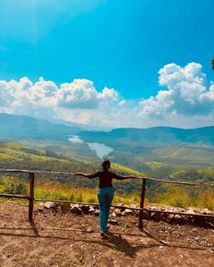 Dharshini Sambathkumar Instagram - Bad chapters can still create great stories.Wrong paths can still lead to right places.
Failed dreams can still create successful people. sometimes it takes losing yourself to find yourself 🌻