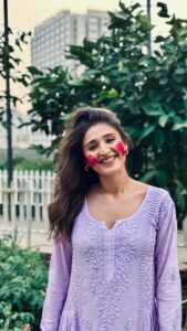 Singer Dhvani Bhanushali HD Photos and Wallpapers March 2025