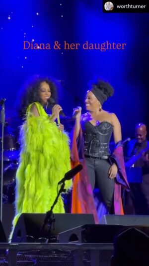Diana Ross Instagram - We filled @theampsa with excitement and love! What a very special night we had together. I love performing with my daughter @therhondaross. 
I’ve got one more stop in Florida—tomorrow night at the @hardrockholly in Hollywood! Who’s coming to join the party? It’s electric! Link in bio. #dianaross #dianarossthankyou