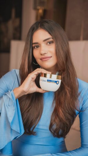 Dimpi Sanghvi Instagram - Give your hair the love it deserves! ✨ The New Dove 10 in 1 Deep Repair Treatment Hair Mask has been my go-to for stronger, healthier hair.

Don’t wait to transform your hair—shop now through @doveindiachannel’s bio!

*Basis lab test in controlled environment on protein damaged hair after five washes

#AD

#DoveIndia #Haircare #HaircareCommunity #DoveDeepRepairTreatmentMask #MumbaiBeautyInfluencers  #PauseReversePlayWithDove #DoveHair #DoveHaircare #DovePartner #Sponsorship #Hair #HairMask #DimpiSanghvi

Wearing @savana