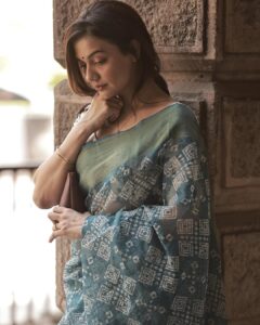 Actress Divya Agarwal HD Photos and Wallpapers March 2025