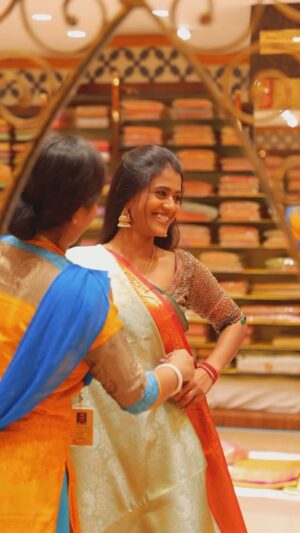 Divya Dharshini Instagram - Anna Nagar’s VaraMahalakshmi Silks store💚 is a haven for brides looking to add timeless charm to their wedding wardrobe.
The sarees here are crafted with elegance and devotion, perfect for making every moment of your special day truly unforgettable.
Visit @kanchivmlsilks, Anna Nagar, and discover sarees that make your wedding day as special as you!
@kanchivmlsilkstamil 
#VaramMahalakshmiSilks #AnnaNagar #WeddingSarees #GracefulSilks #TraditionAndElegance #bridalcollection