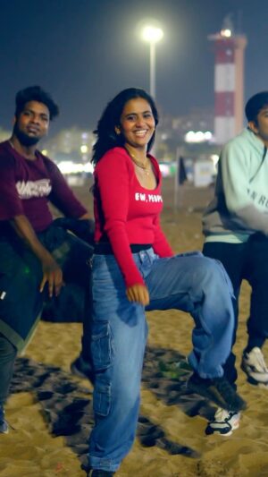 Divya Dharshini Instagram - Yew Yew Yew 💋Baby Girl ♥️
.
@ashwingane @gotitmusic 
#gotitbyashwin #ashwingane 
.
Boys : @sarakutty4563 🖤 @jana__saw 🖤
Edit : @srini_chandrasekar 🖤
.
#yew #baby #girl #💋 #♥️