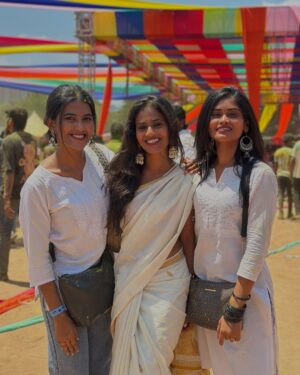 Divya Dharshini Instagram - Happy Holi 🎉❤️ 

@divyadharshini_madhu @priyadurai_saami_official 

#insta #reel #photo #holipic #holi2025 #holilook #colourful #happy #friends
